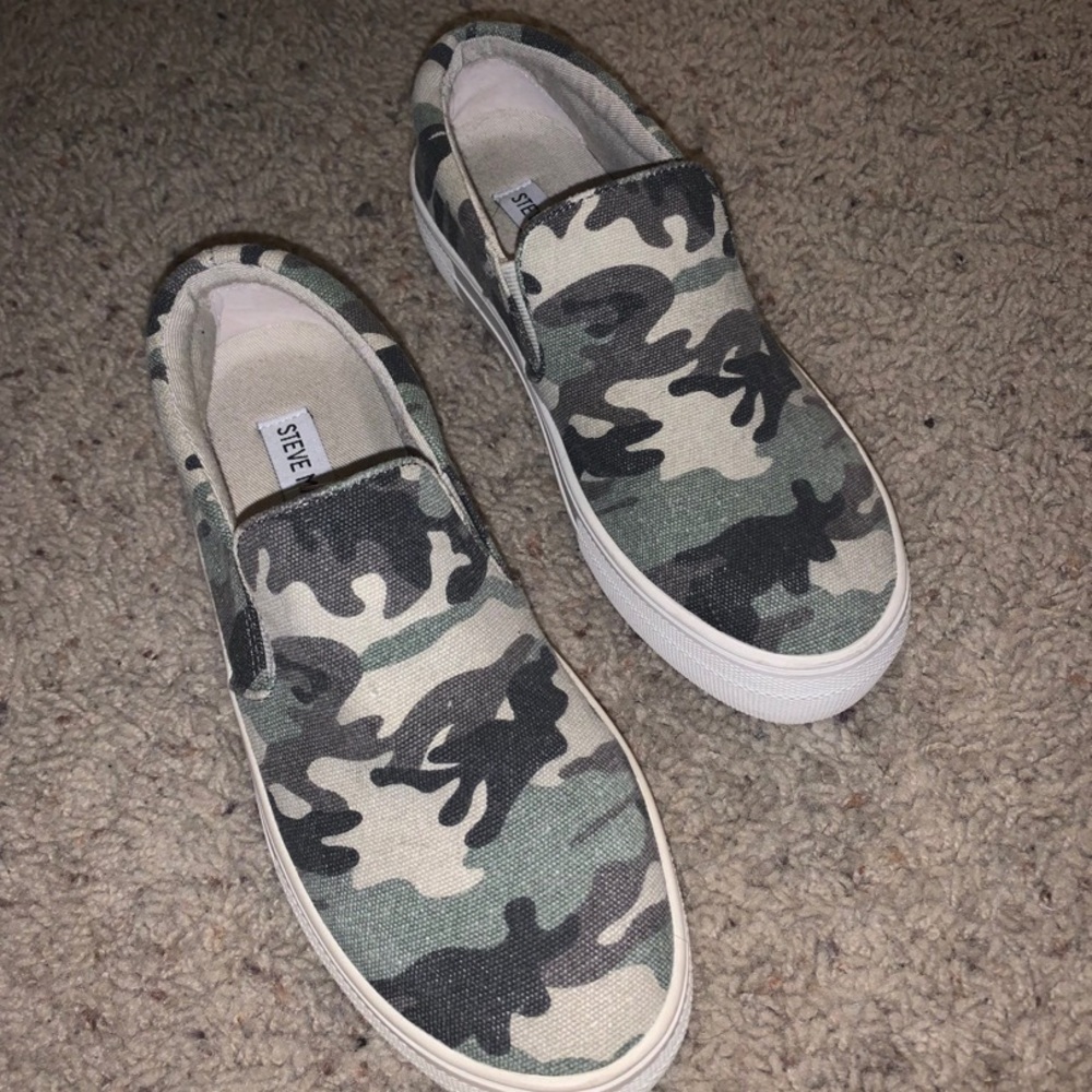 Camo Steve Madden Gills